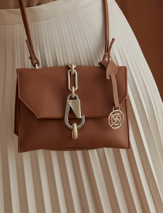 SHOULDER BAG WITH CHAIN ACCESSORIE